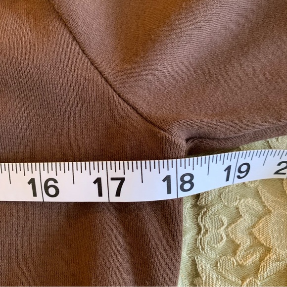 JONES NEW YORK SPORT. Brown knit pullover top. Long sleeves. Round neck. - Picture 7 of 8